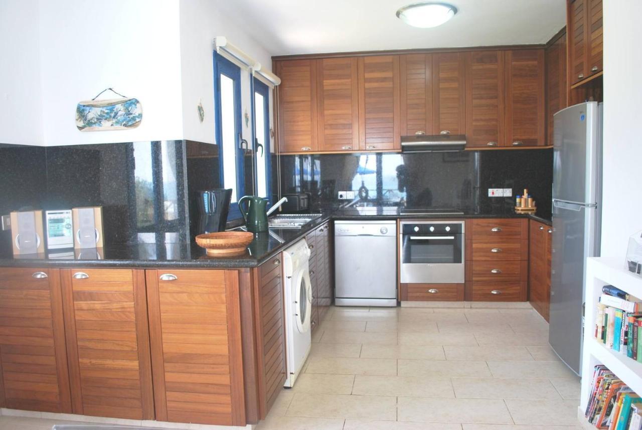 Sea Front Villa, Heated Private Pool, Amazing Location Paphos 323 Kissonerga Dış mekan fotoğraf